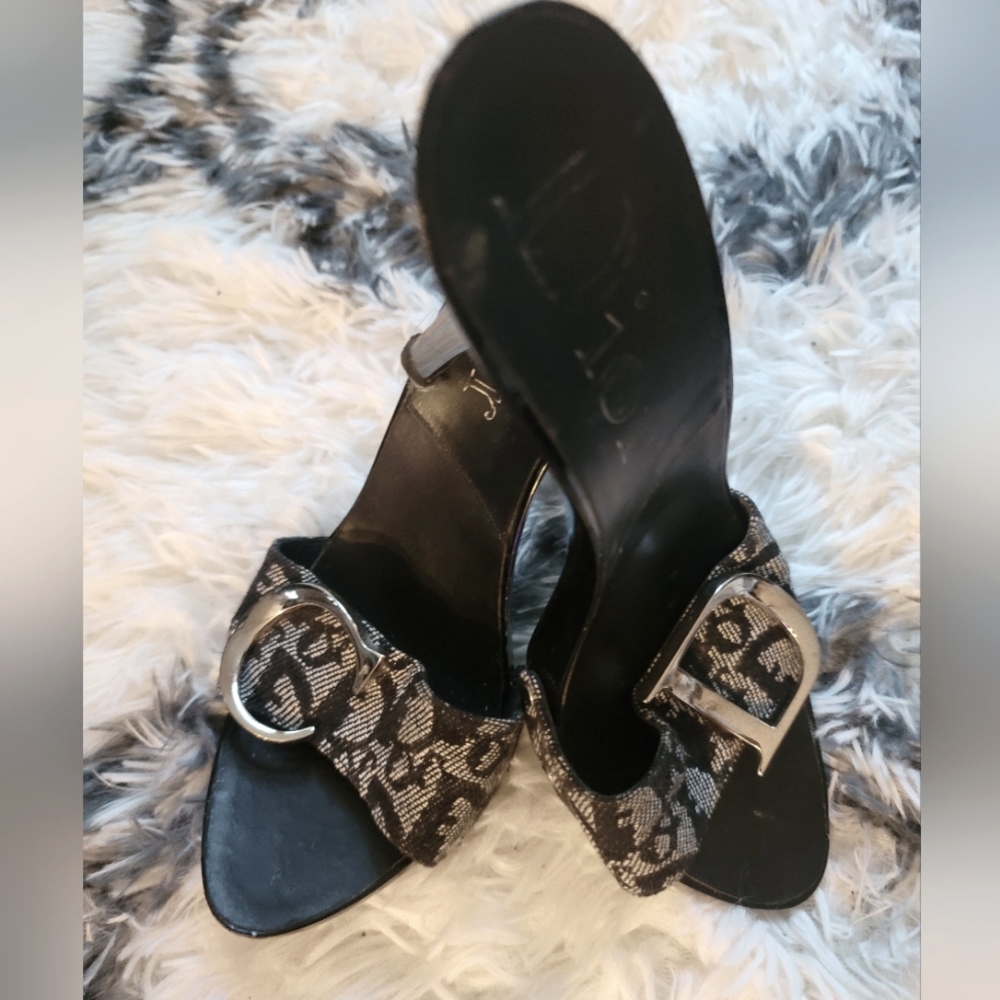 Authentic Dior low heels 👠  ✨️ 💕 - Picture 3 of 7